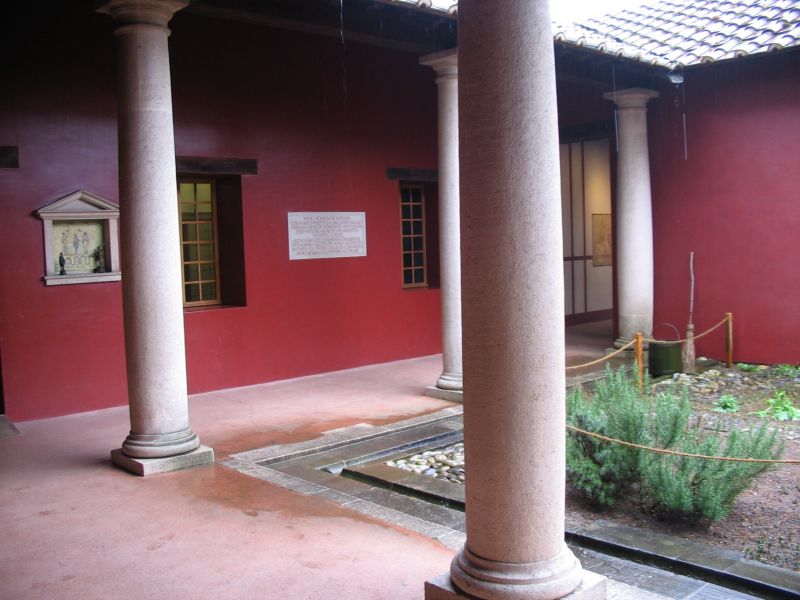 Maison romaine. Peristyle.jpg